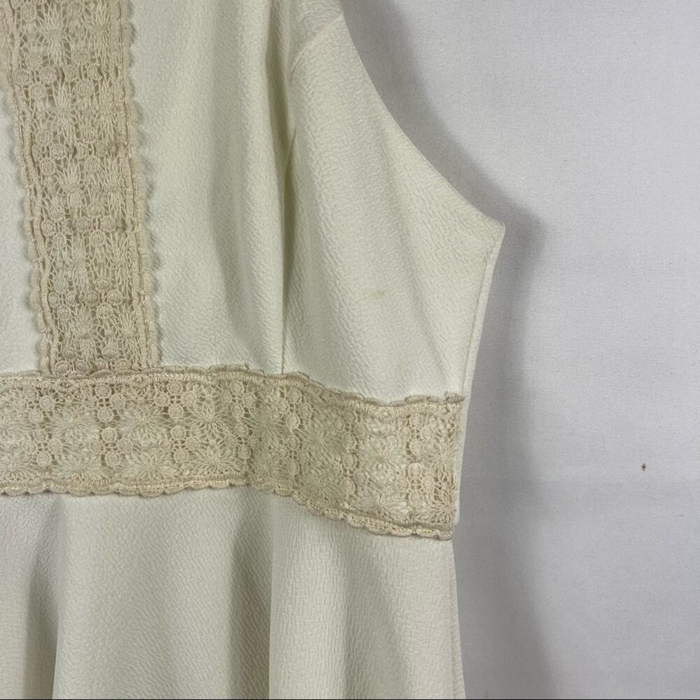 FINN & CLOVER Cream Spaghetti Strap Dress with Lace in Medium - Picture 3 of 4
